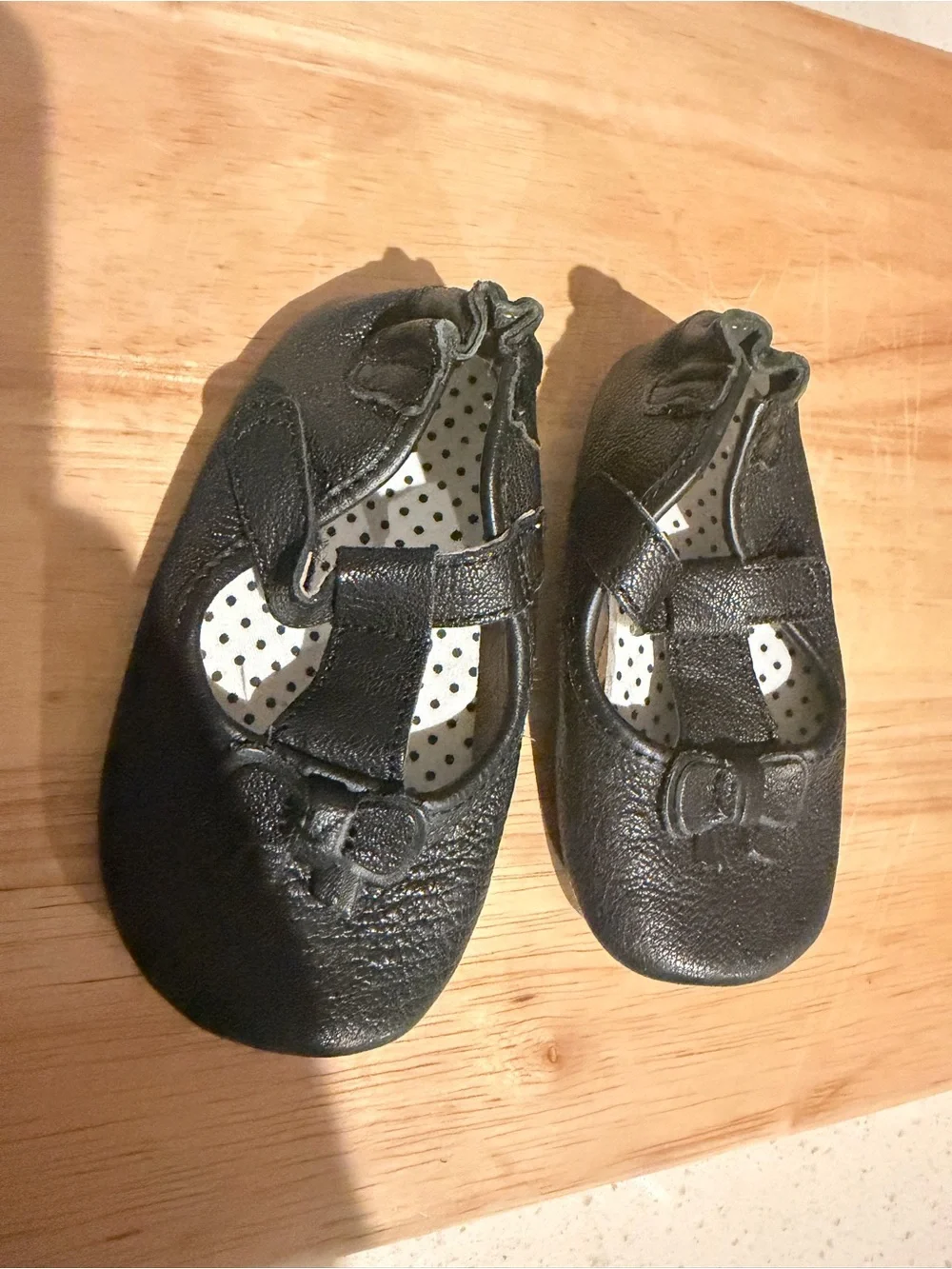Robeez leather Tori t-strap shoes